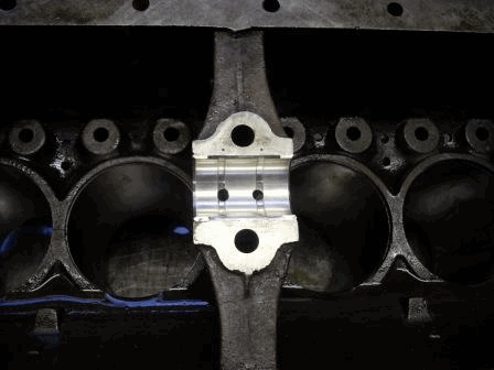 Grooved centre main bearing